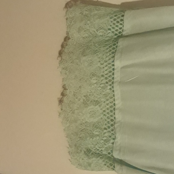 Cute top - Picture 3 of 3